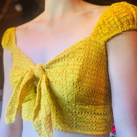 Vintage Yellow Bow Top - Picture 1 of 4